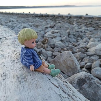 А мальчишке снились якоря...