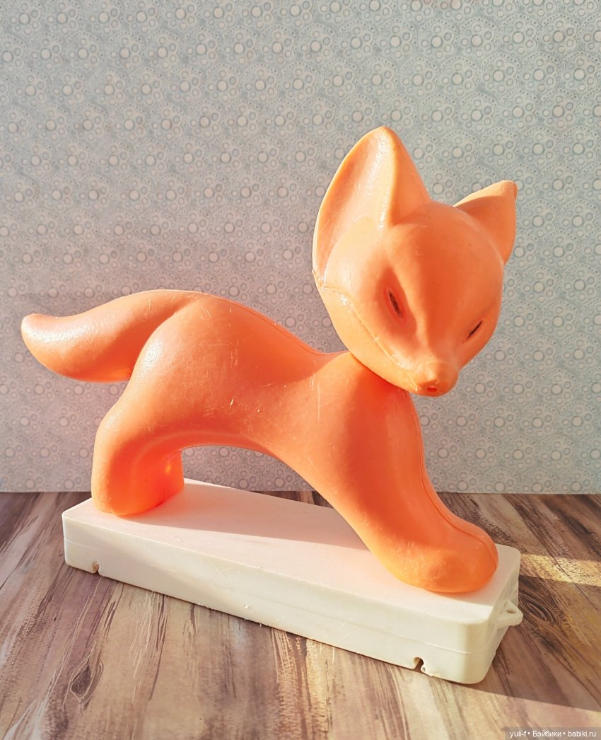 Одинокий Лис желает познакомиться и завИсти себе друзей ©