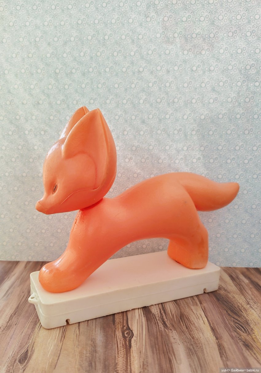 Одинокий Лис желает познакомиться и завИсти себе друзей ©