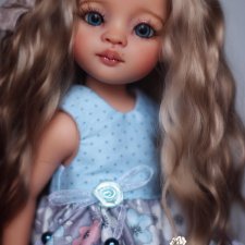 Маника блондинка и Карла брюнетка