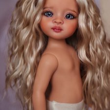 Маника блондиночка