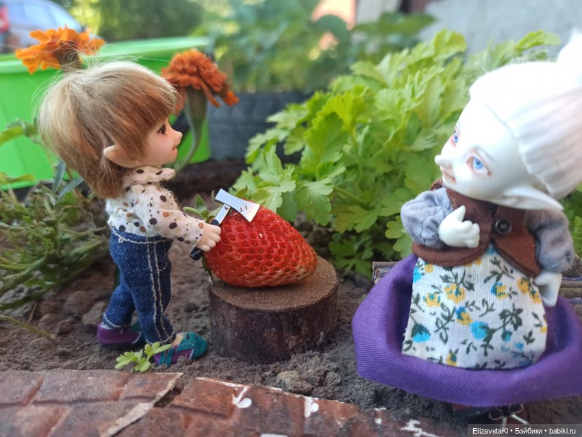 Поход за клубникой. Realpuki. 93 часть