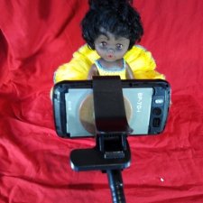 Будьте внимательны при фотосъемке, фиксируя телефон подобными устройствами