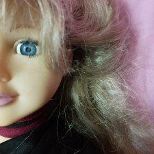 Мила. Поразила запредельным уровнем интеллекта