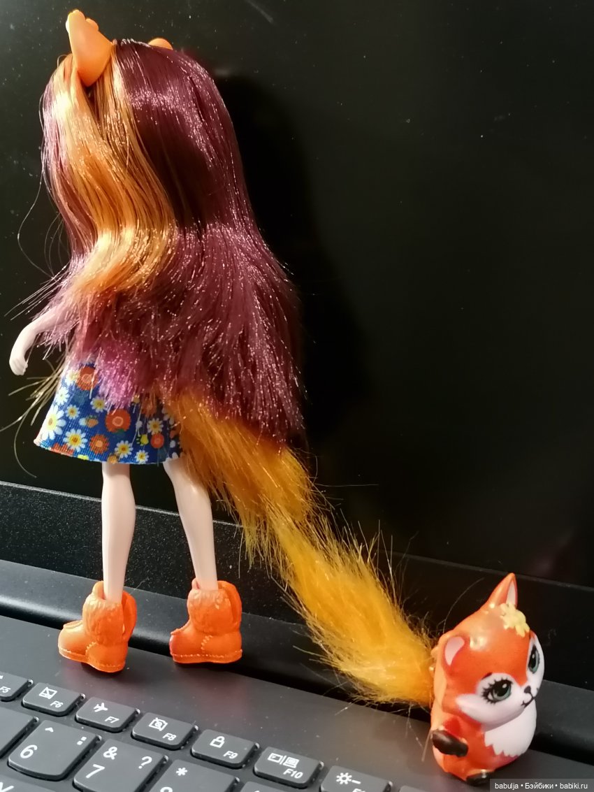 Подарки продолжают подъезжать (фото 4)