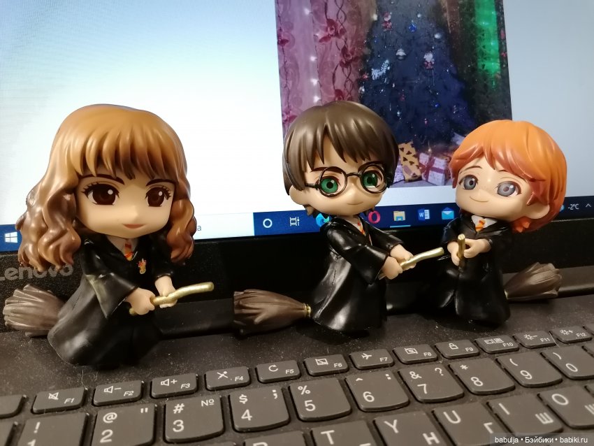 Подарки продолжают подъезжать (фото 9)