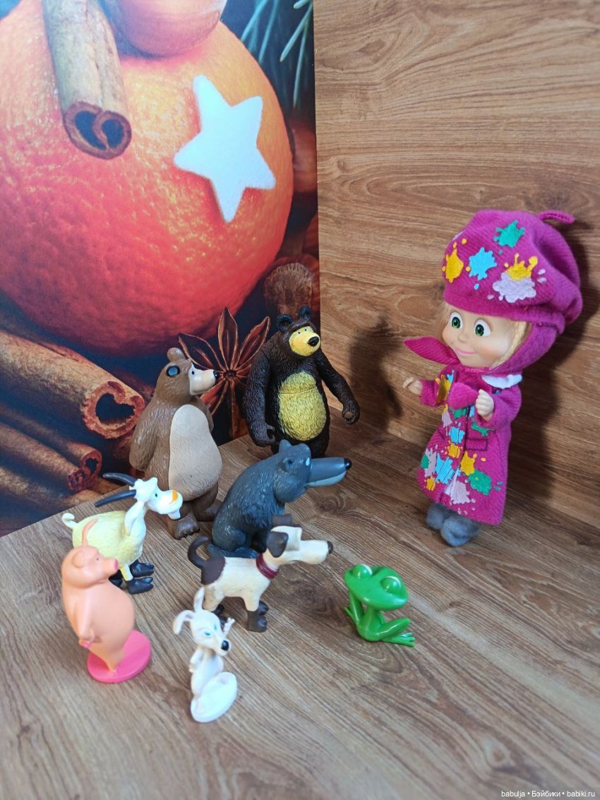 Новогодние подарки Маши и Миши