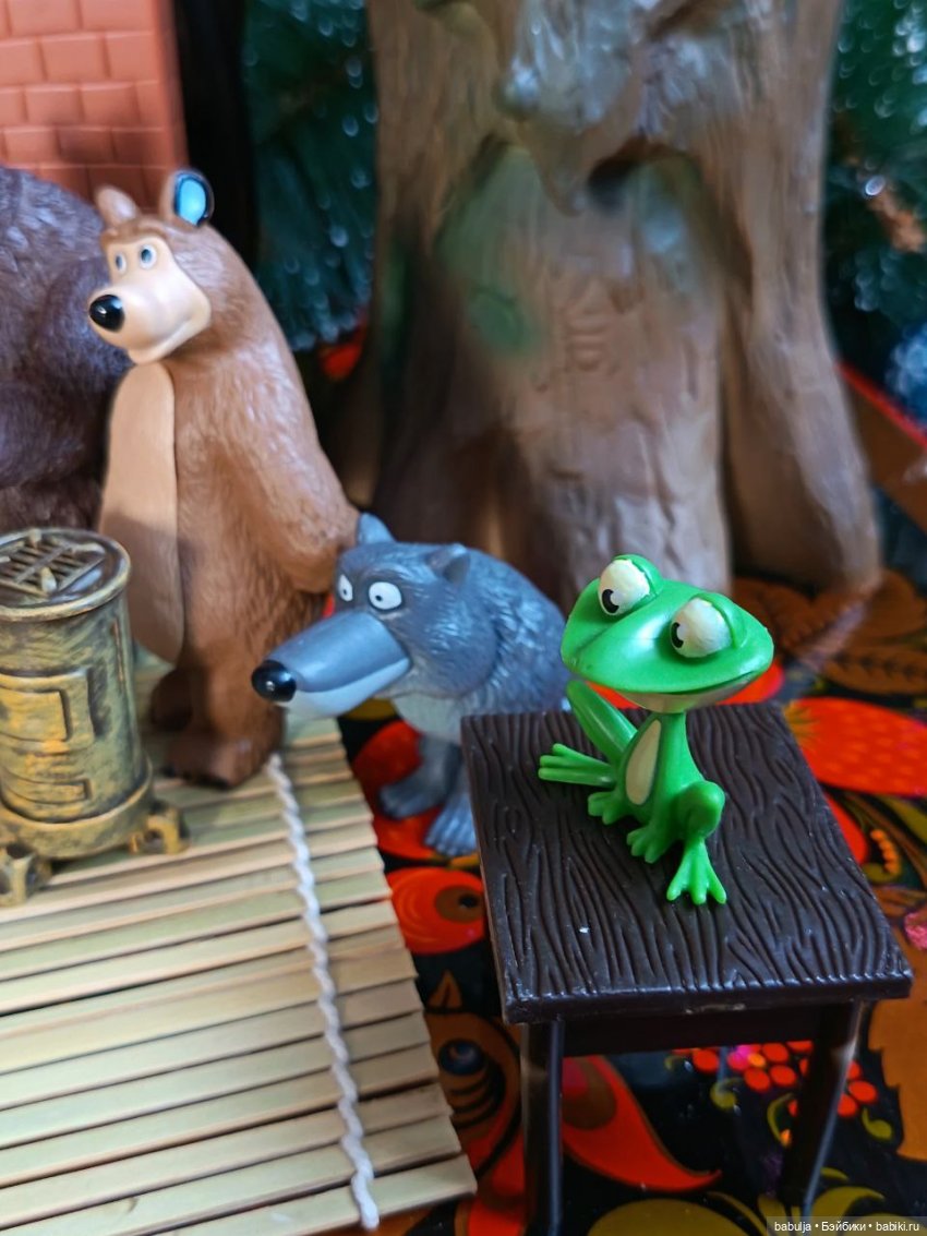 Новогодние подарки Маши и Миши