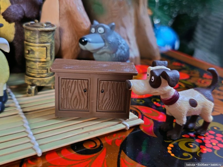 Новогодние подарки Маши и Миши