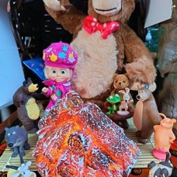 Новогодние подарки  Маши и Миши