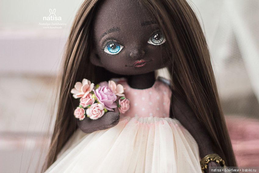 Текстильная негритяночка с гетерохромией от Наташи Исенбаевой (фото 10)
