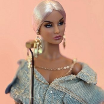 Роскошная Райна в объективе Dolly Vanity