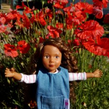 Джой на даче в обновках