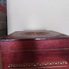 Винтажная деревянная шкатулка Винтажная деревянная шкатулка