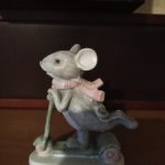 Очаровательная мышка в кукольный домик