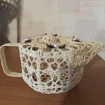 Очаровательный плетенный чайничек для кукольных фотосессий