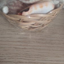 Корзина с ракушками для кукольного интерьера