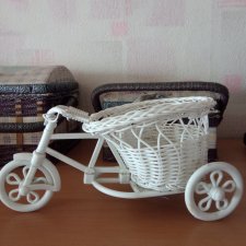 Велосипед с корзиной для кукольных фотосессий