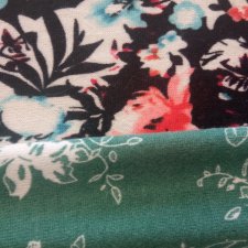 Лот вязаного трикотажа для кукольного рукоделия