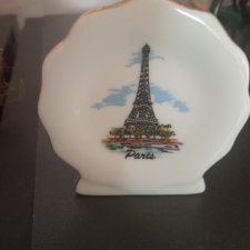 Изящная вещица для кукольного интерьера