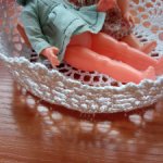 Плетёная корзиночка для всяких кукольных нужностей и фотосессий