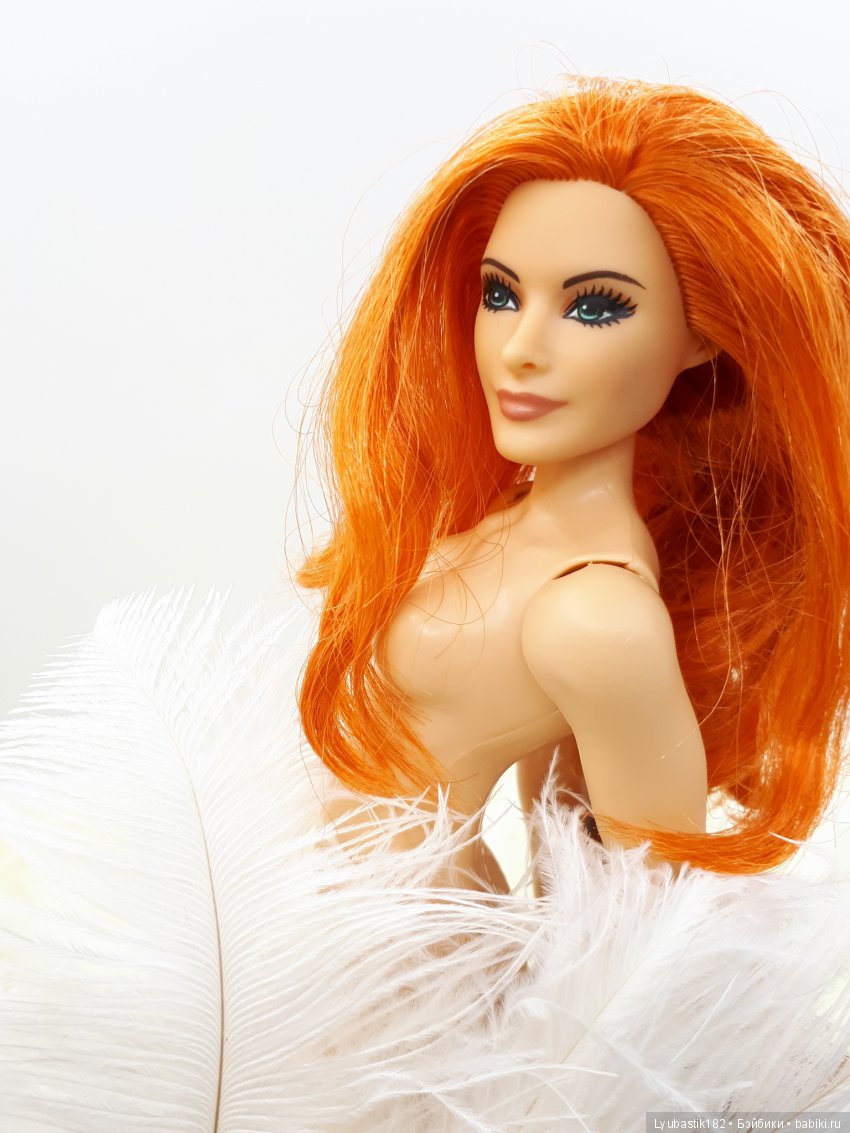 Не надо стесняться, дамы в перьях