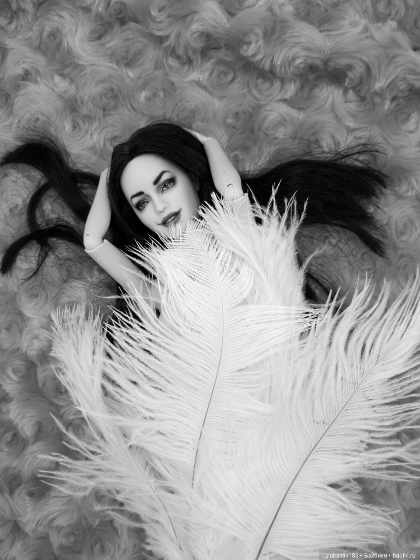 Не надо стесняться, дамы в перьях