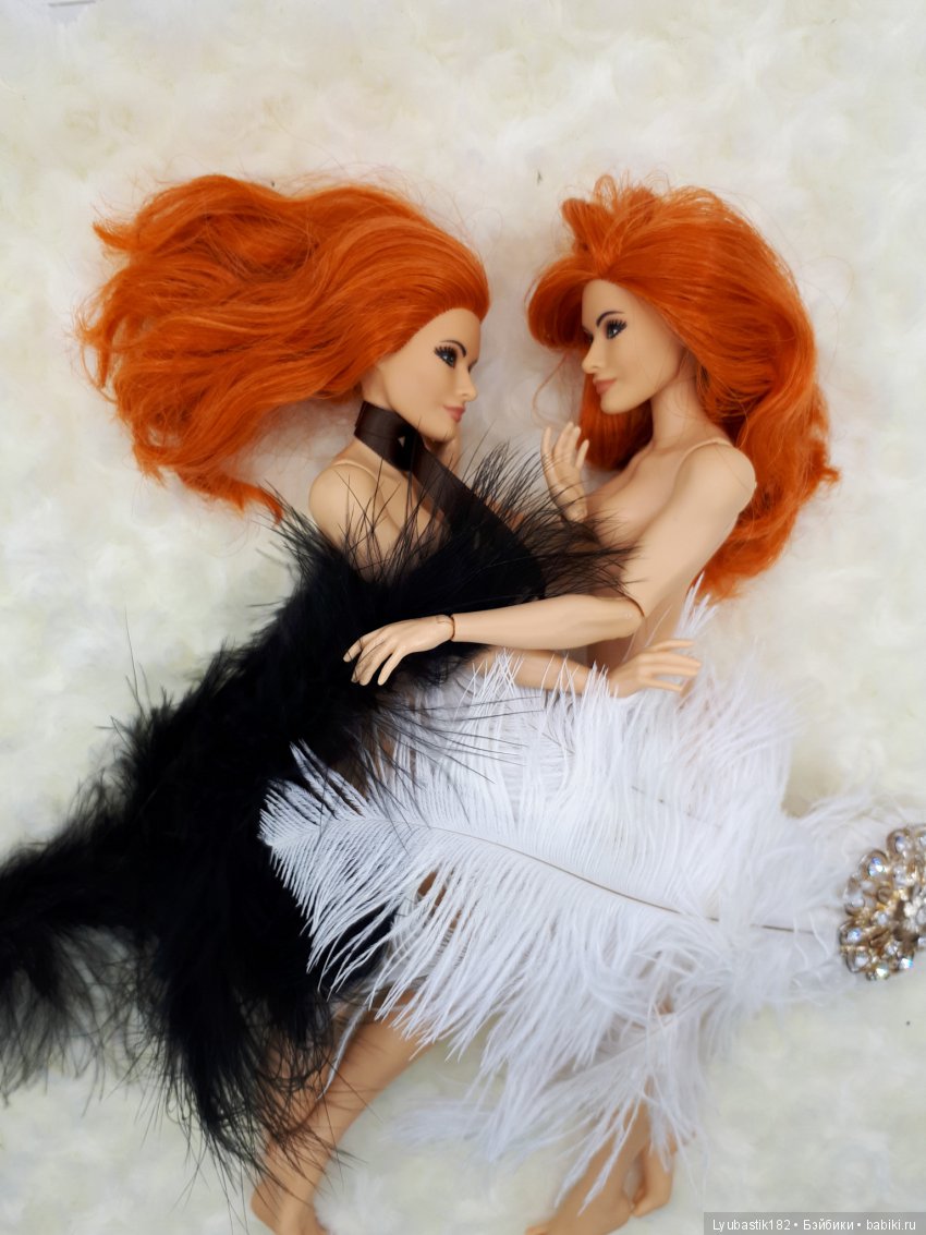 Не надо стесняться, дамы в перьях