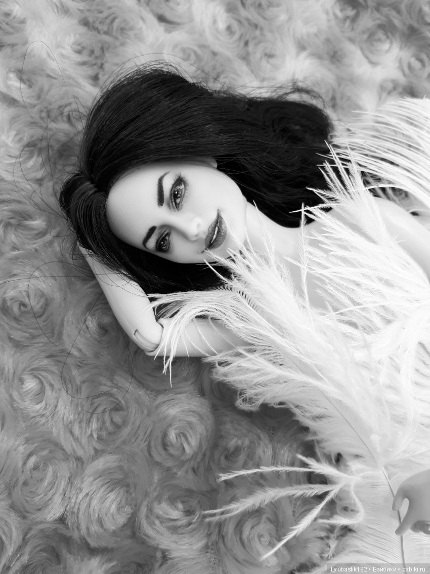 Не надо стесняться, дамы в перьях