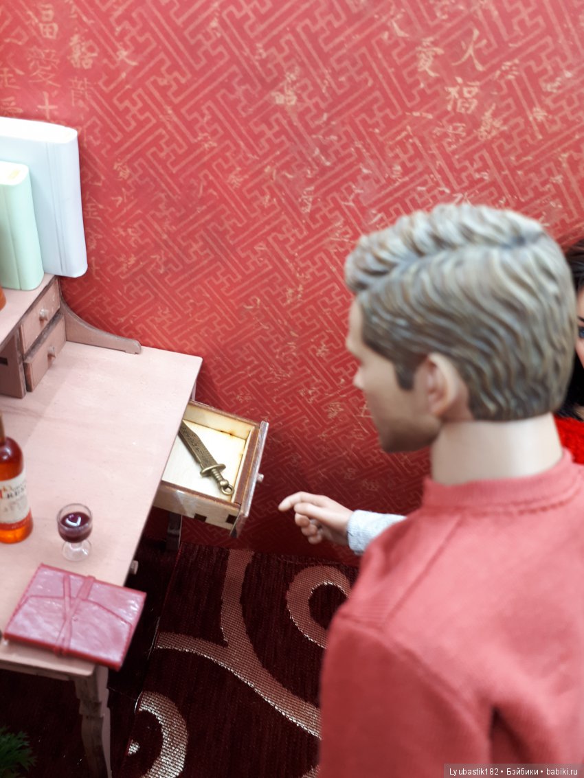 Жизнь в городе N. Скелет в ящике стола