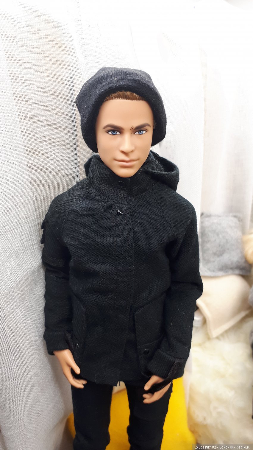 Жизнь в городе N. Краткий путеводитель по героям