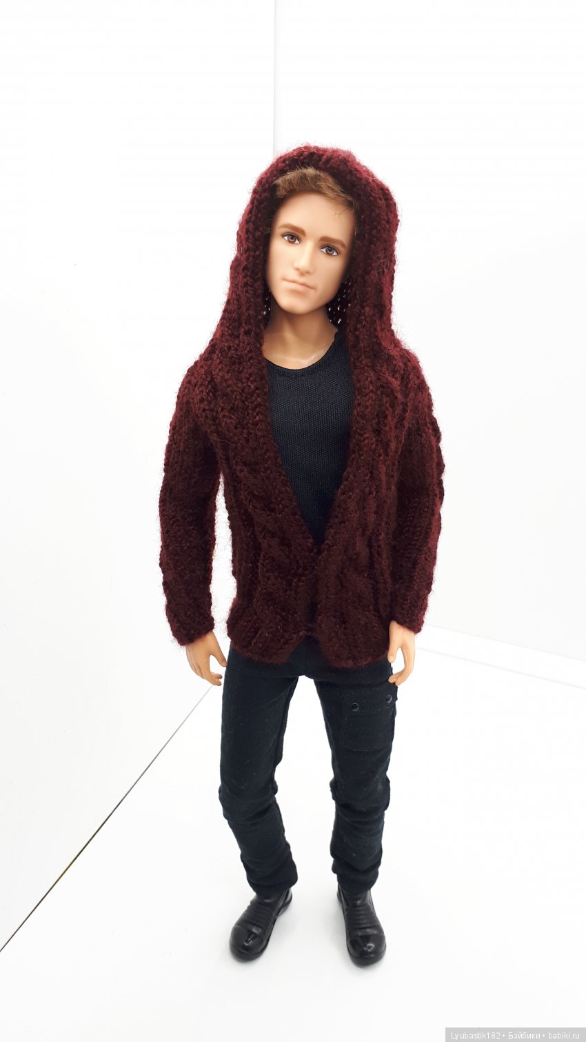 Жизнь в городе N. Краткий путеводитель по героям