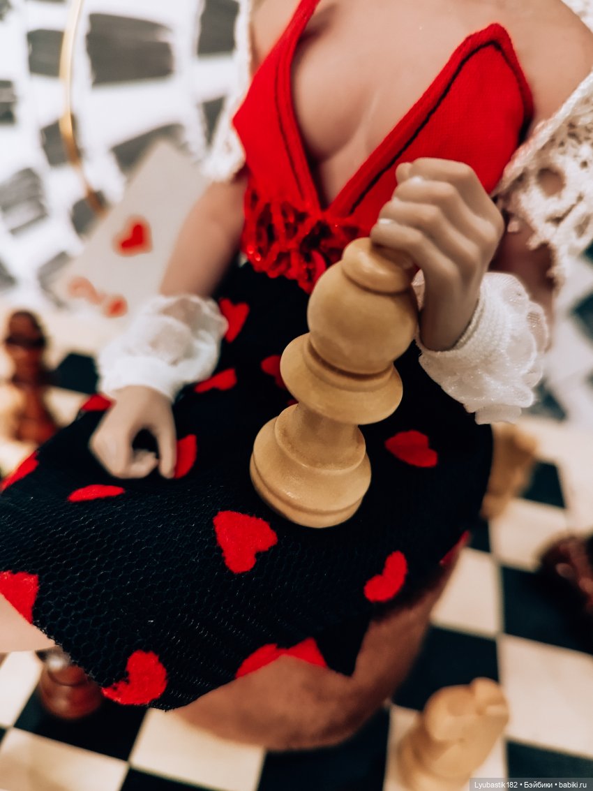 По следам Алисы — Коллекционные экшн