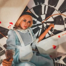 По следам Алисы