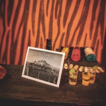 Дверь номера 217