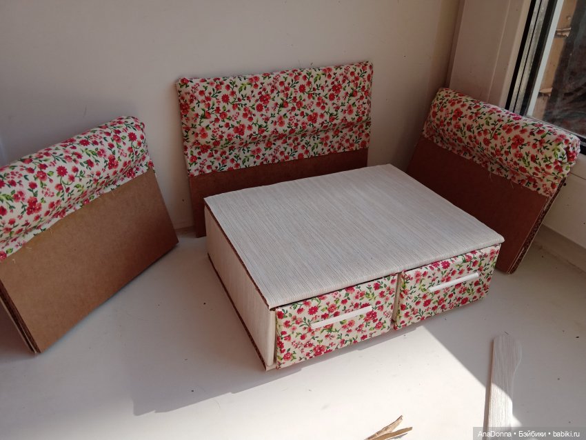Диванчик для чтения — Кукольная мебель своими руками: МК (фото 9)