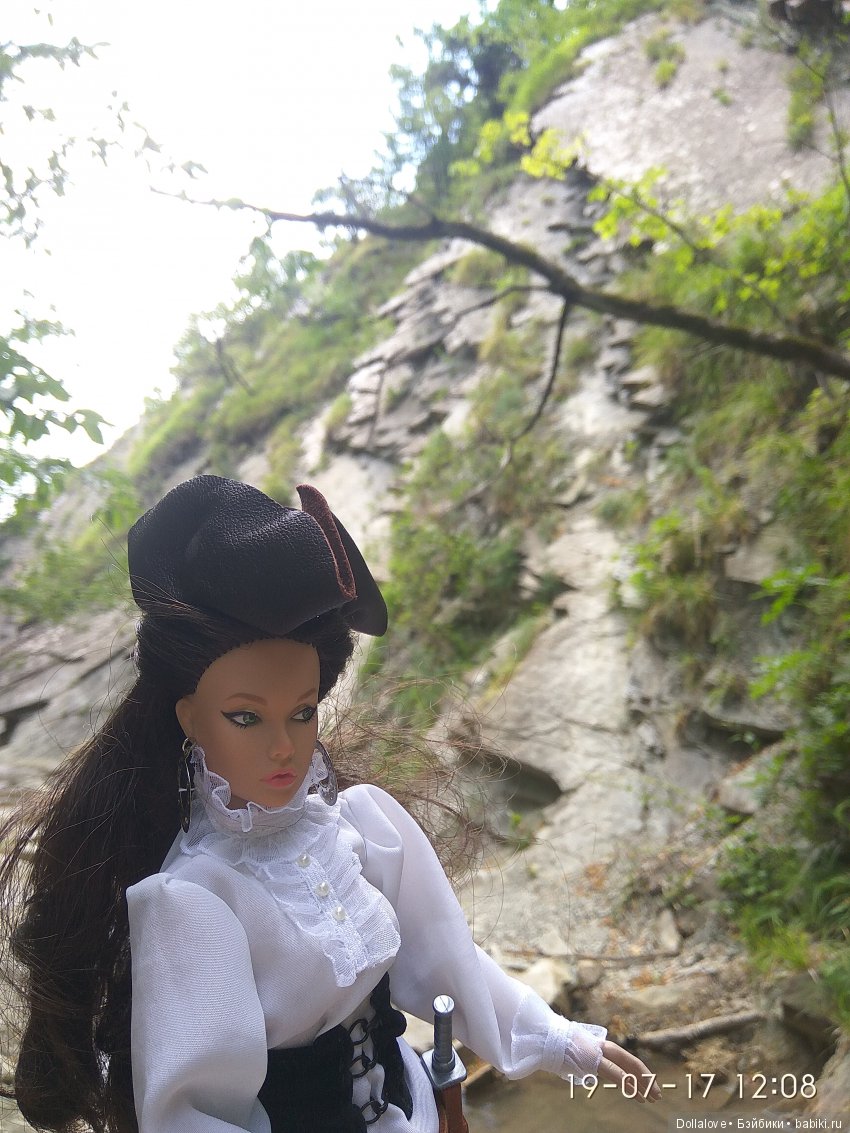 Пиратские будни Каролины — Гибриды шарнирных кукол (не БЖД): подбор тела (фото 5)