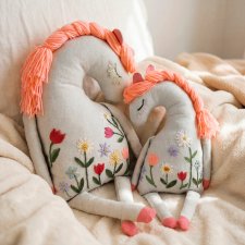Интерьерные лошадки-подушки