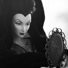 Королева Гримхильда и ее двор