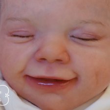 Малышка April