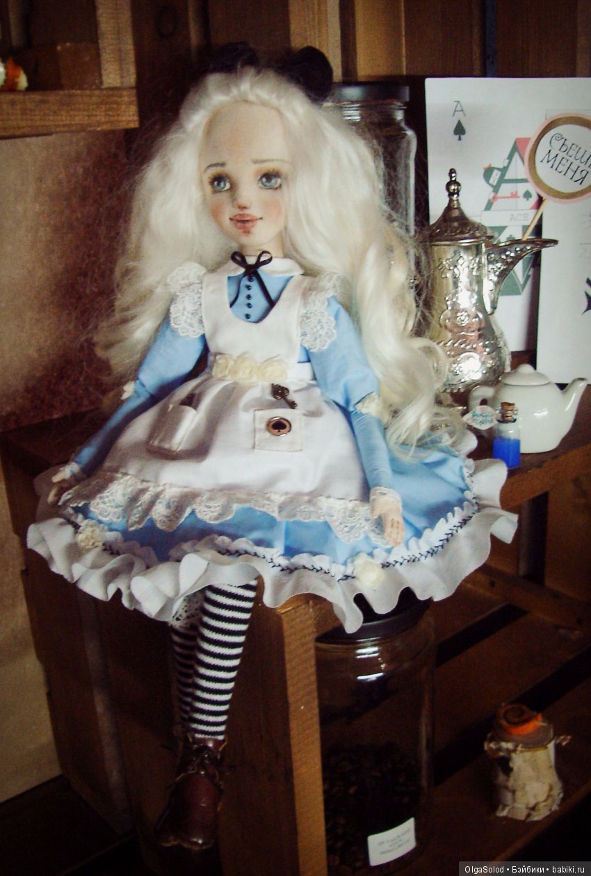 Следуй за белым кроликом... Алиса, текстильная кукла и белый кролик (фото 6)