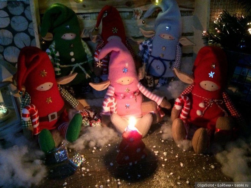 Новогодние эльфы или рождественские гномы? Их целая компания (фото 3)