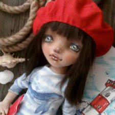 Две девчули и еще одна кукелла