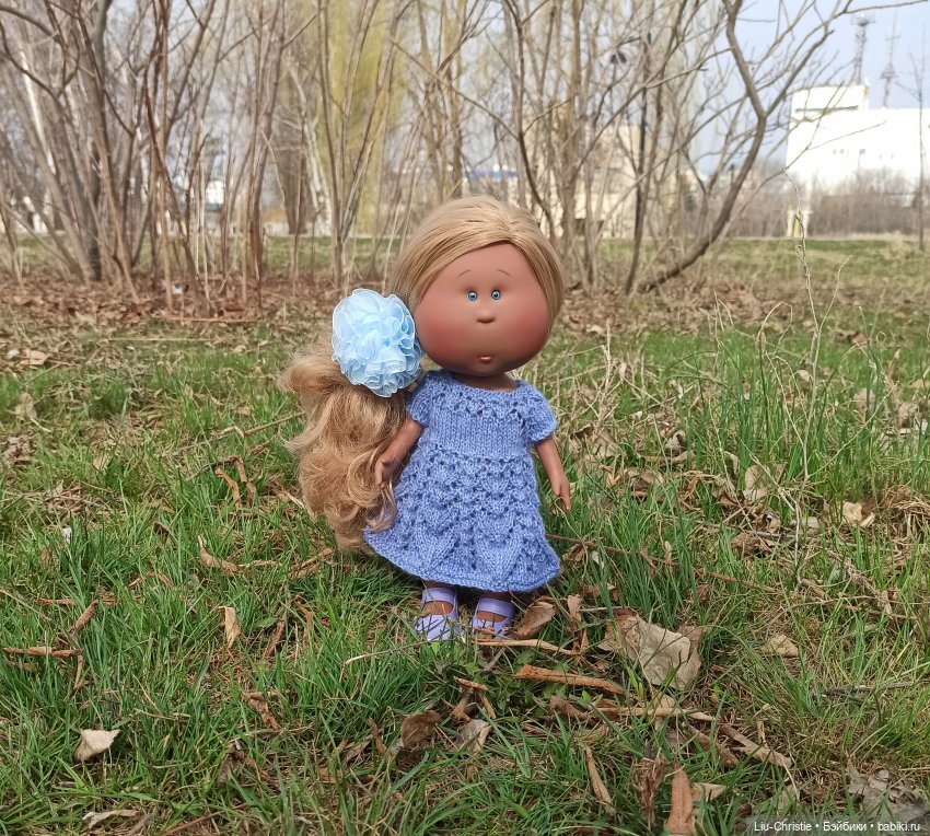 Первая прогулка — Куклы Ruby Red (Руби Ред) Fashion Friends: Siblies (фото 4)