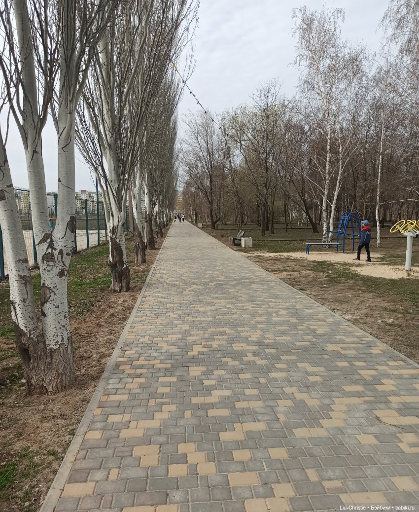 Первая прогулка — Куклы Ruby Red (Руби Ред) Fashion Friends: Siblies (фото 8)