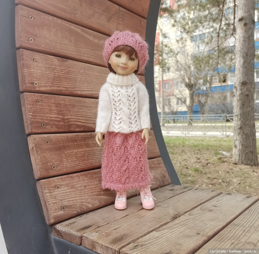 Первая прогулка — Куклы Ruby Red (Руби Ред) Fashion Friends: Siblies