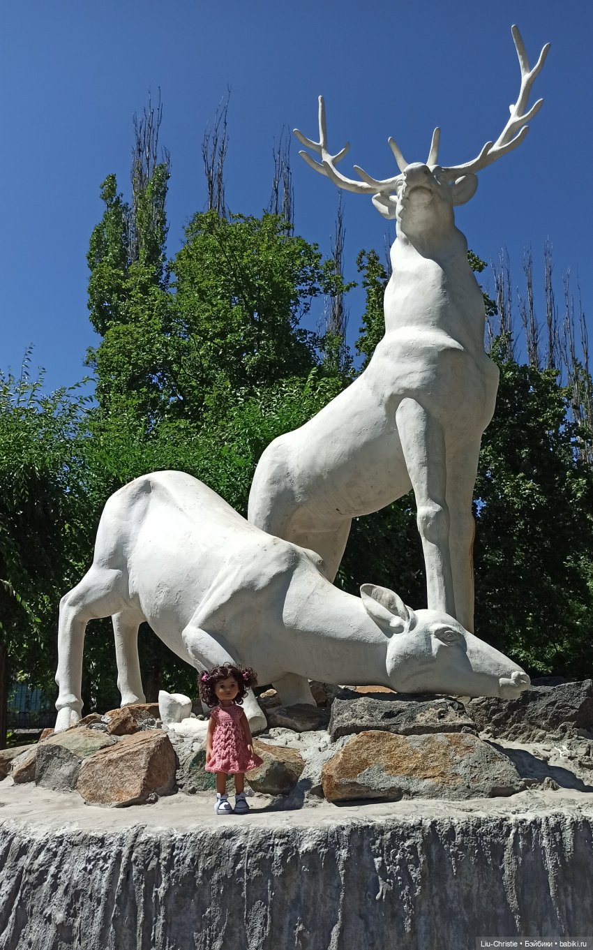 Прогулка Вики по парку — Куклы Ruby Red (Руби Ред) Fashion Friends: Siblies