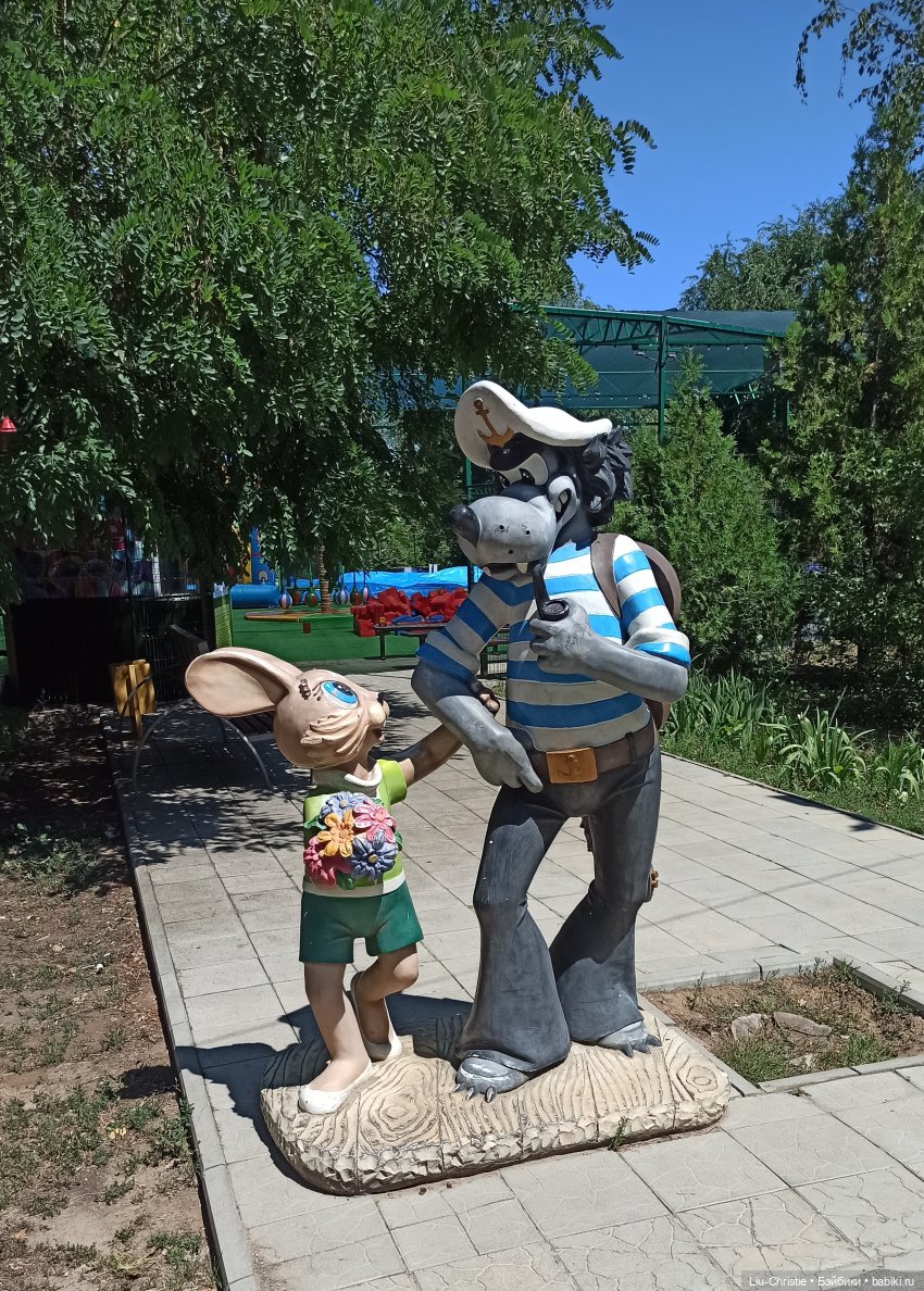 Прогулка Вики по парку — Куклы Ruby Red (Руби Ред) Fashion Friends: Siblies