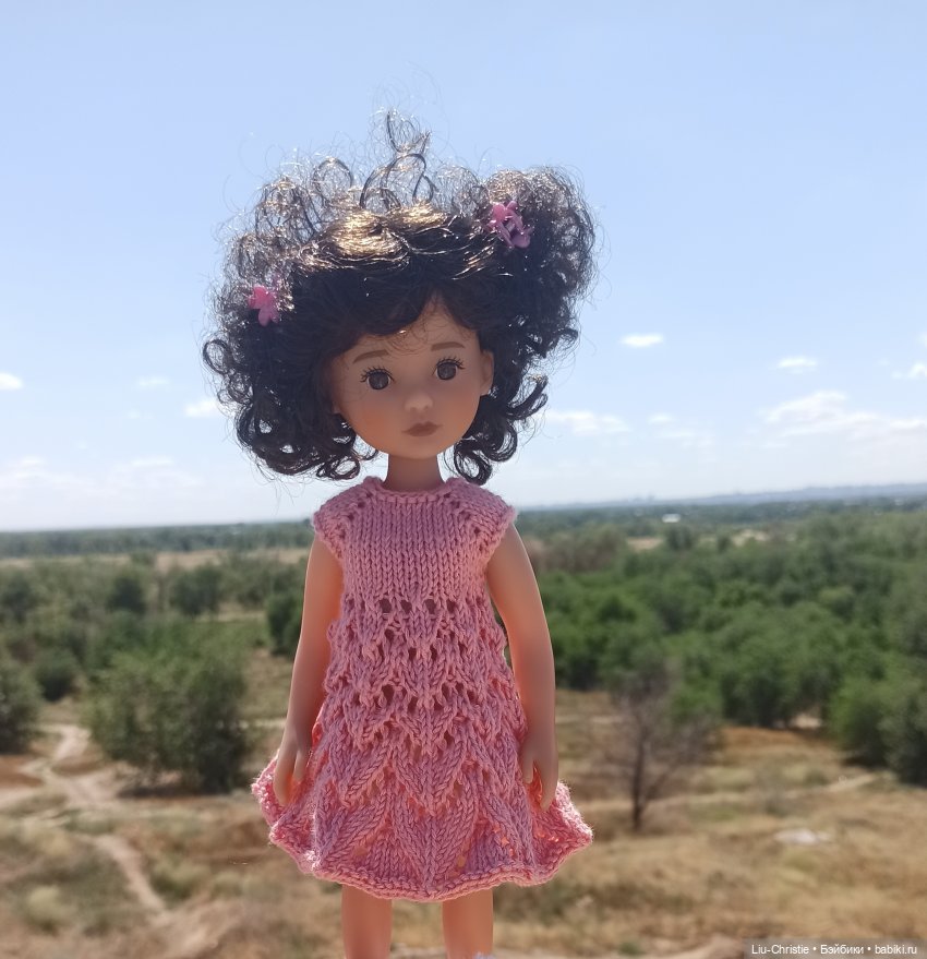 Прогулка Вики по парку, ч. 2