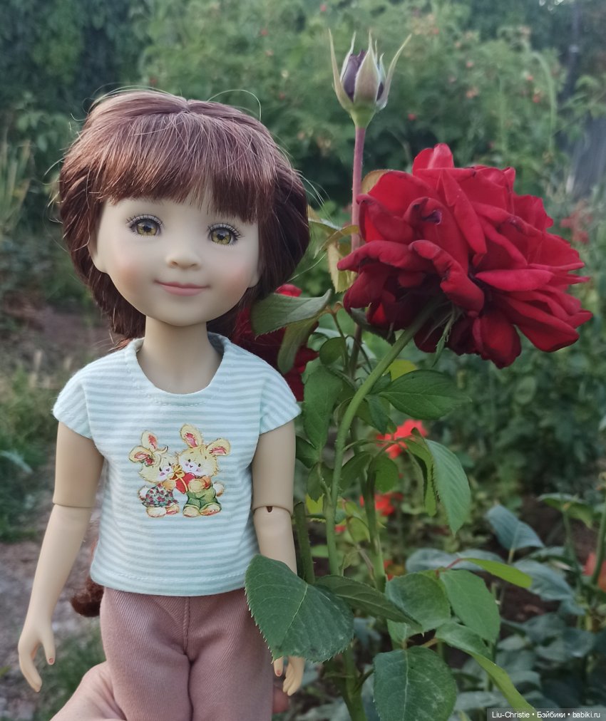 Белка и цветы — Куклы Ruby Red (Руби Ред) Fashion Friends: Siblies (фото 10)